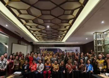 DPN Peradi bergambar bersama delegasi dari Majlis Peguam. - AGENSI