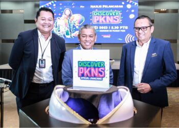 SUHAIMI Kasdon (tengah) melancarkan program Discover PKNS 2023 di Ibu Pejabat PKNS Seksyen 14, di Shah Alam, Selangor. - UTUSAN / AFIQ RAZALI