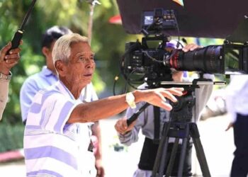 CHALONG Pakdeevijit mewari bakat pengarahan filem dan televisyen daripada bapanya.-AGENSI