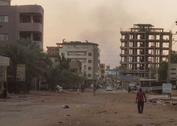 RATUSAN penduduk terkorban dan ribuan lain cedera dalam pertempuran di Sudan yang tercetus sejak 15 April lalu. - AFP 
