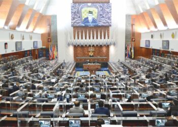 KEMELUT politik negara berpanjangan telah menimbulkan kegusaran kepada para pelabur untuk menanam modal sehingga turut menjejaskan prestasi bursa saham dan ringgit. – GAMBAR HIASAN