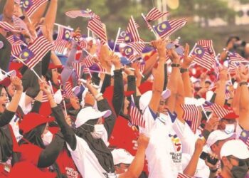 KERAJAAN perlu memfokus kepada golongan anak muda dalam Bajet 2023 bagi menggerakkan Malaysia yang lebih makmur. - UTUSAN/MUHAMAD IQBAL ROSLI