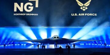 PESAWAT pengebom B-21 Raider dipamerkan dalam satu majlis di kemudahan syarikat pengeluar, Northrop Grumman di Palmdale, California. - AFP