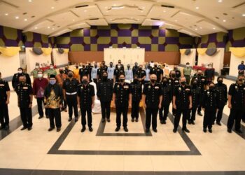 Ketua Pesuruhjaya Suruhanjaya Pencegahan Rasuah Malaysia (SPRM), Tan Sri Azam Baki berkata, cadangan untuk menawarkan kursus berkredit kadet SPRM di IPT itu merupakan idea berani yang dikemukakan pihak Unisza kepada mereka.