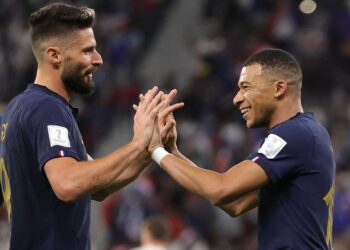 JARINGAN Mbappe dan  Giroud membawa Perancis ke peringkat suku akhir Piala Dunia 2022 selepas berjaya menumpaskan Poland 3-1 di Stadium Al Thumama sebentar tadi.