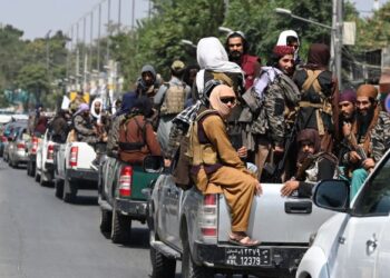 KONVOI kumpulan Taliban di Kabul pada 2 September lalu. - AFP