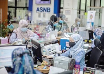 ORANG ramai boleh melabur dalam pelbagai unit amanah diuruskan oleh Amanah Saham Nasional Berhad (ASNB). – GAMBAR HIASAN