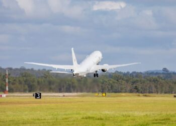 PESAWAT P-8 Poseidon berlepas dari Pangkalan Tentera Udara Diraja Australia (RAAF) Amberley di Queensland untuk membantu kerajaan Tonga susulan letusan 
gunung berapi. – AFP