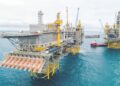 HARGA minyak mentah Brent berpotensi kekal dalam lingkungan AS$70 (RM289.91) hingga AS$75 (RM310.61) setong sekiranya laluan Selat Hormuz kekal stabil dan aktiviti eksport minyak global kembali pulih. – GAMBAR HIASAN