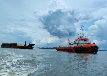 KAPAL yang berjaya ditahan oleh pihak Agensi Penguatkuasaan Maritim Malaysia (APMM) Zon Martim Bintulu didapati membawa muatan pasir secara tidak sah kira-kira 1.6 batu nautika dari Tanjung Kidurong.