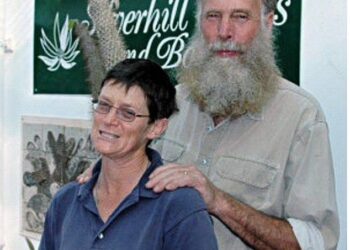 ROD Saunders dan isterinya, Rachel dibunuh secara kejam di Hutan Simpan Ngoye, utara Durban. - AGENSI   