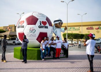 QATAR menolak dakwaan diboikot peminat bola sepak ekoran isu pekerja asing dan golongan LGBT.-AFP