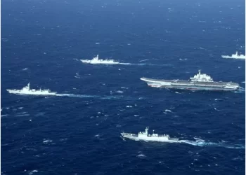 CHINA menghantar kapal perang melalui perairan sekitar Taiwan sebagai tindak balas protes pertemuan Tsai Ing-Wen dan Kevin McCarthy. -AFP