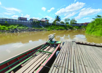 KEADAAN Sungai Golok yang terletak di sempadan Malaysia-Thailand di Rantau Panjang, Kelantan.
– UTUSAN/KAMARUL BISMI KAMARULZAMAN