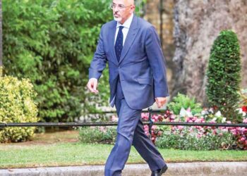 Nadhim Zahawi akan menghadapi tekanan untuk berbelanja lebih dan mengurangkan cukai daripada penggubal undang-undang dalam Parti Konservatif. - GAMBAR AGENSI