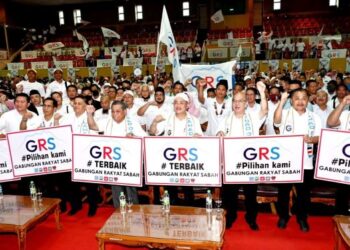 HAJIJI Noor (empat kanan) bersama barisan kepimpinan GRS yang lain semasa Program Jelajah GRS di Lahad Datu semalam.