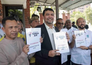 GERAKAN Tanah Air kerap mengeluarkan
kenyataan-kenyataan bertujuan
menumbangkan pihak lain.