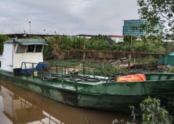 KAPAL kargo yang digunakan untuk cubaan menyeludup minyak diesel bersubsidi tanpa permit.