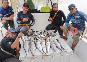 PEMANCING yang mengikuti trip Afizan Ariffin ke kawasan kapal karam di perairan Pulau Pinang pasti tidak pulang dengan tangan kosong.