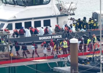 BRITAIN menggariskan undang-undang baharu melarang pendatang yang tiba di UK melalui laluan laut secara haram daripada menuntut suaka.-AGENSI