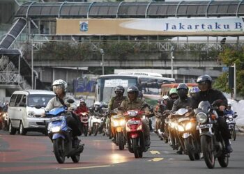INDONESIA menyasarkan penggunaan 13 juta motosikal elektrik dan dua juta kenderaan empat roda EV menjelang 2030.-AGENSI