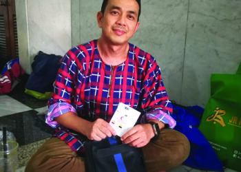 AHMAD Khari Mohamad selesai menghadiri Kursus Perdana Haji anjuran Tabung Haji di Masjid Sultan Salahuddin Abdul Aziz Shah di Shah Alam, Selangor, baru-baru ini. - UTUSAN / ABDUL RAZAK IDRIS