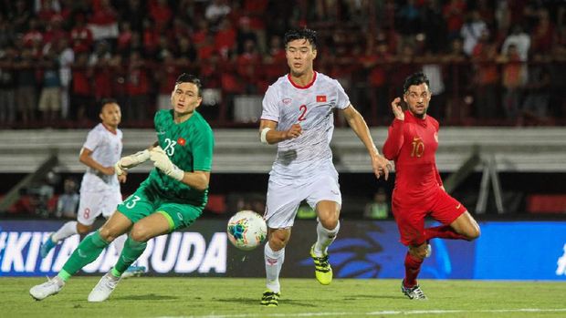 Pasukan bola sepak kebangsaan vietnam lwn pasukan bola sepak kebangsaan china