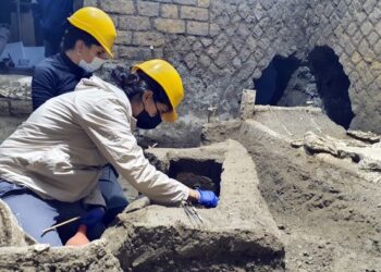 PENEMUAN tiga katil di sebuah vila di bandar Civita Giuliana, Pompeii. - AFP