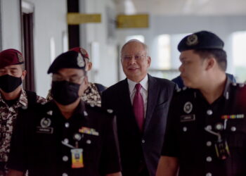Datuk Seri Najib Razak pada Sambungan Kes 1MDB Bekas Perdana Menteri di Kompleks Mahkamah Kuala Lumpur semalam. – UTUSAN/M Firdaus M Johari