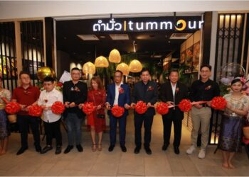 MAJLIS perasmian pembukaan cawangan pertama TUMMOUR di Empire Shopping Gallery, Subang Jaya.