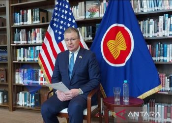 DANIEL J. Kritenbrink berucap pada sidang media di Pejabat Kedutaan AS di Jakarta.-AGENSI