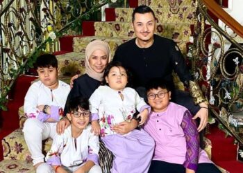 Fazley dan isteri, Azrene sering menjadi contoh keibubapaan yang terbaik untuk anak-anak.