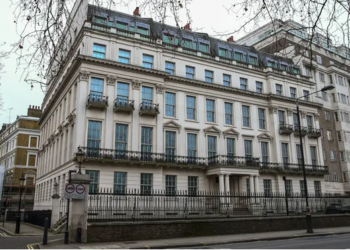 RUMAH termahal di United Kingdom ini kembali dijual dalam pasaran hartanah selepas pemiliknya berdepan masalah kewangan. - AGENSI