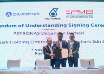 MAJLIS menandatangani memorandum persefahaman antara PDB dengan peserta industri kenderaan elektrik.