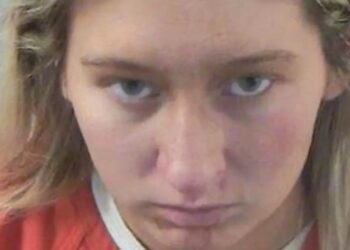 WANITA dari Wisconsin bermimpi menikam bekas teman lelakinya sebanyak 19 kali pada bulan lepas. -AGENSI