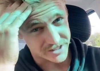 NICK Coetzee menunjukkan imejnya yang sudah berambut dan kelihatan lebih tampan.- TIKTOK