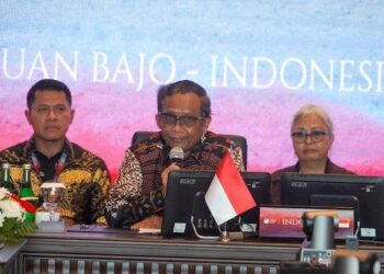 MAHFUD MD (dua dari kiri) mempengerusikan mesyuarat ke-26 Dewan Politik dan Keselamatan Asean (APSC) di Labuan Bajo SEMALAM.-AGENSI