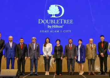 SULTAN Selangor, Sultan Sharafuddin Idris Shah dan Tengku Permaisuri Selangor, Tengku Permaisuri Norashikin berkenan berangkat merasmikan DoubleTree by Hilton i-City di Shah Alam.