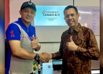 AHMAD Idham Ahmad Nadzri dilantik sebagai Ketua Penerangan GTA Negeri Sembilan dan perkara itu diumumkan oleh Zamani (kanan) pada mesyuarat GTA Negeri Sembilan yang diadakan di Seremban semalam.-GAMBAR/FACEBOOK AHMAD IDHAM