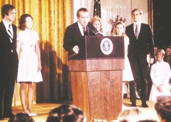 PRESIDEN Richard M. Nixon (1969-1974) merupakan sisi gelap kepresidenan Amerika Syarikat (AS)  apabila merupakan satu-satunya presiden yang meletakkan jawatan semasa masih berada dalam tugasnya. Skandal Watergate yang menurunkan beliau dari kekuasaan bukan sahaja merupakan episod kelam dalam sejarah politik AS (selain Perang Vietnam dan tragedi 9/11), tetapi juga merupakan kes buku teks berhubung keangkuhan kuasa seorang pemimpin. – AFP