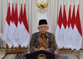 MA'RUF Amin memberi ucapan pada secara maya pada Majlis Berbuka Puasa Kumpulan Pekerja Migran Indonesia dan Diaspora Indonesia di Singapura kelmarin.-AGENSI