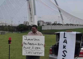 Muhammad Nadhzir Nazrin mengundang simpati orang ramai ketika berniaga laksa di Putrajaya.