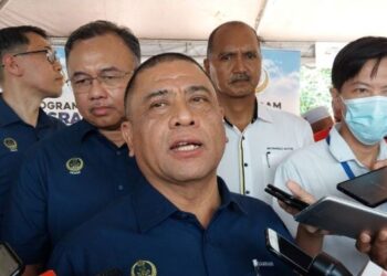 SAARANI Mohamad ditemui pemberita pada  Program Mesra Hari Bertemu Pelanggan Kerajaan Negeri Perak Daerah Kerian 2022 di Selinsing di Bagan Serai hari ini. - UTUSAN/WAT KAMAL ABAS