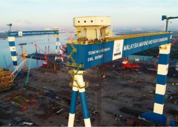 KONTRAK kejuruteraan yang diperoleh oleh MHB daripada Sarawak Shell Berhad. - GAMBAR HIASAN