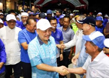 HAJIJI Noor semasa menghadiri majlis pemimpin bersama rakyat di Kimanis, semalam