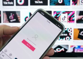 SKY News Australia menutup akaun TikTok stesen berkenaan berikutan risiko keselamatan yang ditimbulkan oleh aplikasi milik China itu.-AGENSI