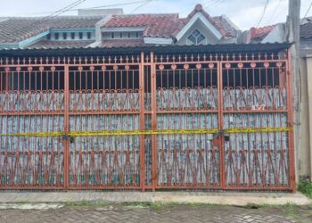 POLIS menemukan mayat empat sekeluarga yang dipercayai meninggal dunia akibat kebuluran di rumah teres di Kalideres di Jakarta Barat -AGENSI