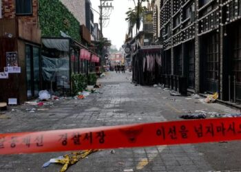 PEGAWAI polis yang sedang disiasat kerana cuba menutup kegagalan polis mengawal insiden di Itaewon ditemui mati di Seoul kelmarin.-AGENSI