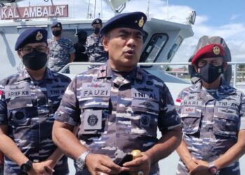 KOMANDAN Angkatan Laut Tentera Nasional Indonesia, Fauzi komited tingkatkan kawalan keselamatan maritim di sempadan kedua-dua negara. - KOMPAS.COM