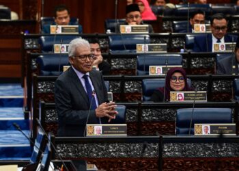 PARTI-PARTI pembangkang perlu mengambil pendekatan berpolitik secara matang dengan menyuarakan sesuatu isu berasaskan fakta. - JABATAN PENERANGAN